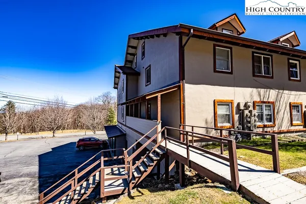 $210,000 | 1005 Beech Mountain Parkway, Unit 207, Beech Mountain, NC 28604