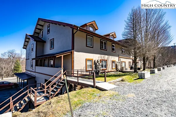 $210,000 | 1005 Beech Mountain Parkway, Unit 207, Beech Mountain, NC 28604