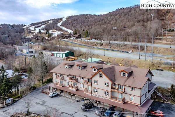 $210,000 | 1005 Beech Mountain Parkway, Unit 207, Beech Mountain, NC 28604