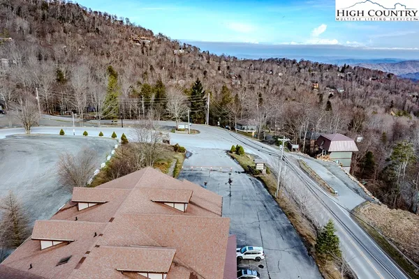 $210,000 | 1005 Beech Mountain Parkway, Unit 207, Beech Mountain, NC 28604