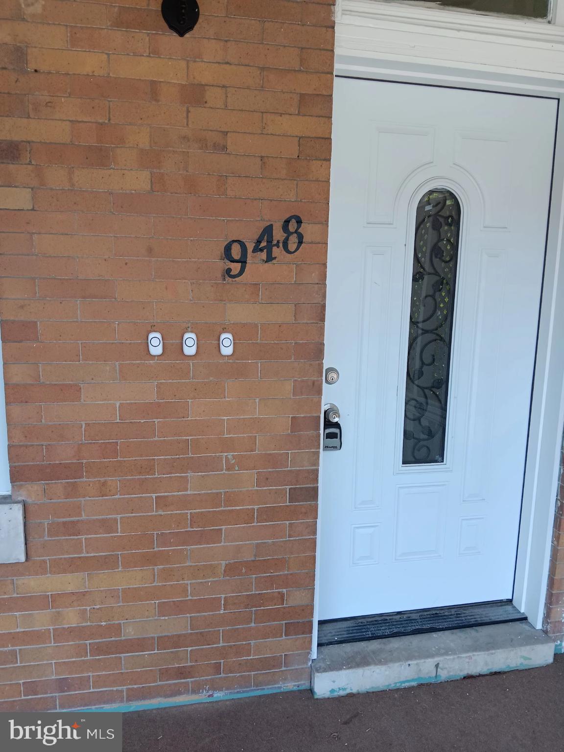 948 Brooks Lane Baltimore, MD 21217 - Photo 2 of 24 Front