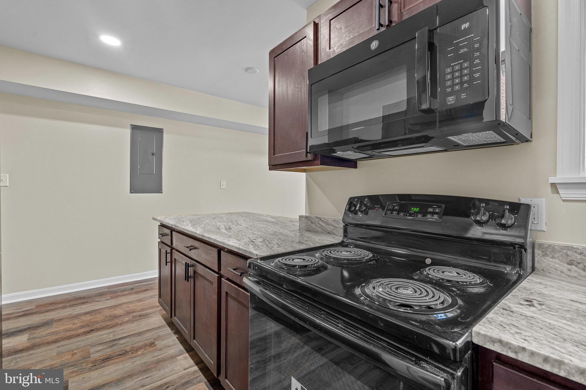 948 Brooks Lane Baltimore, MD 21217 - Photo 5 of 24 Kitchen