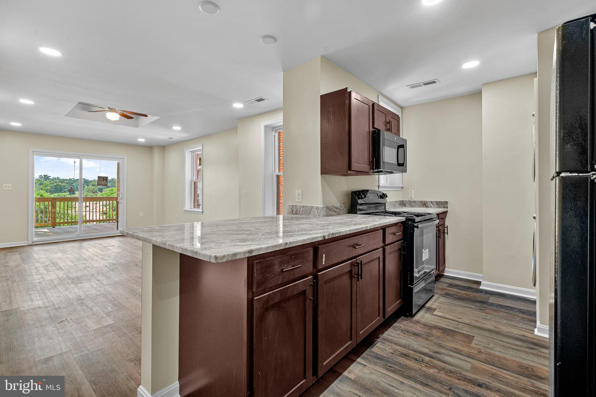 948 Brooks Lane Baltimore, MD 21217 - Photo 8 of 24 Kitchen/Dining/
Living Room -Vacant