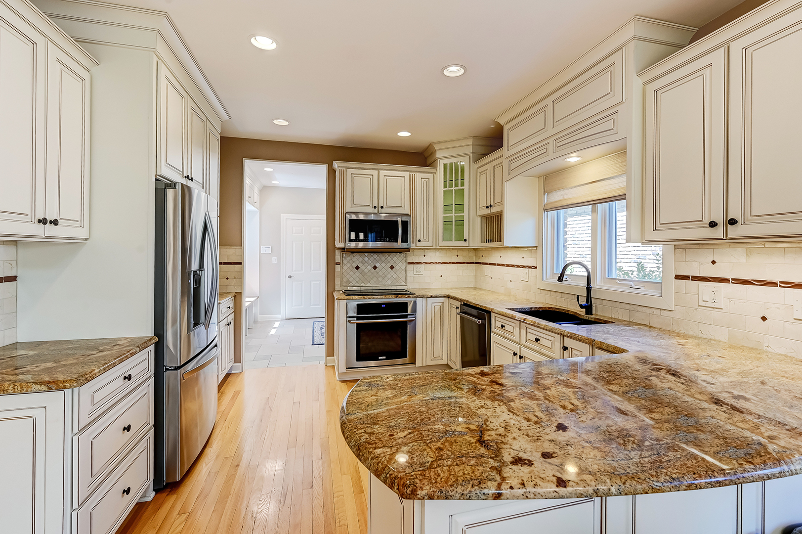 28 Lake Ridge Club Drive Burr Ridge, IL 60527 - Photo 11 of 52