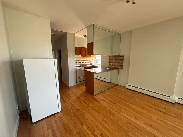$1,900 | 445 Ogden Avenue, Unit 4B, Jersey City, NJ 07307