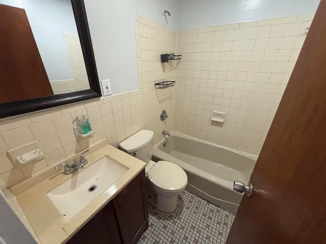 $1,900 | 445 Ogden Avenue, Unit 4B, Jersey City, NJ 07307