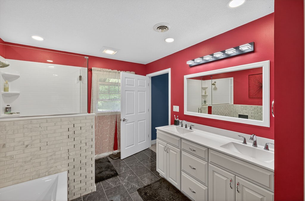 1770 South Wyckles Road Decatur, IL 62521 - Photo 22 of 39