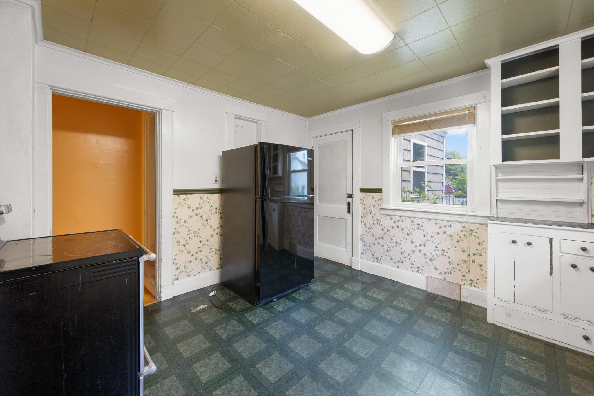 164 7th Street Bangor, ME 04401 - Photo 14 of 51 Kitchen