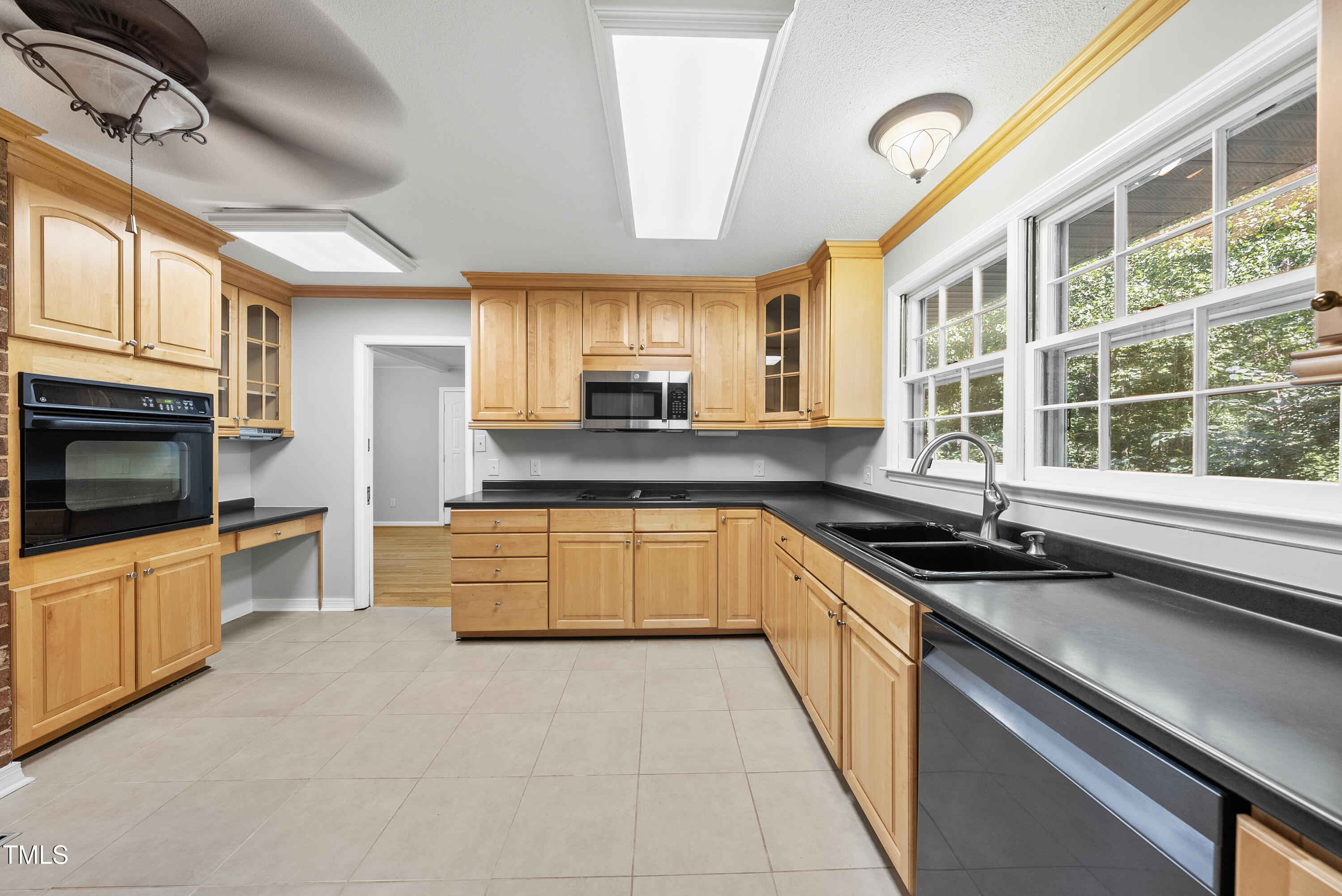 5500 North Hills Drive Raleigh, NC 27612 - Photo 16 of 48 DSC07824