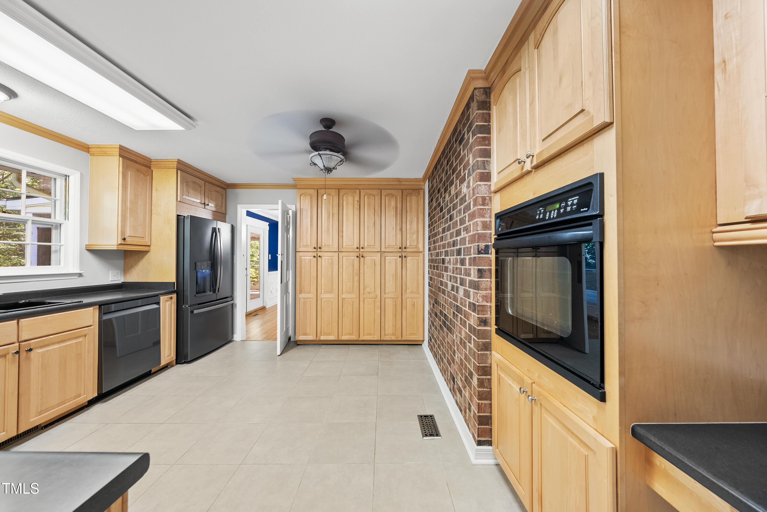 5500 North Hills Drive Raleigh, NC 27612 - Photo 19 of 48 DSC07815