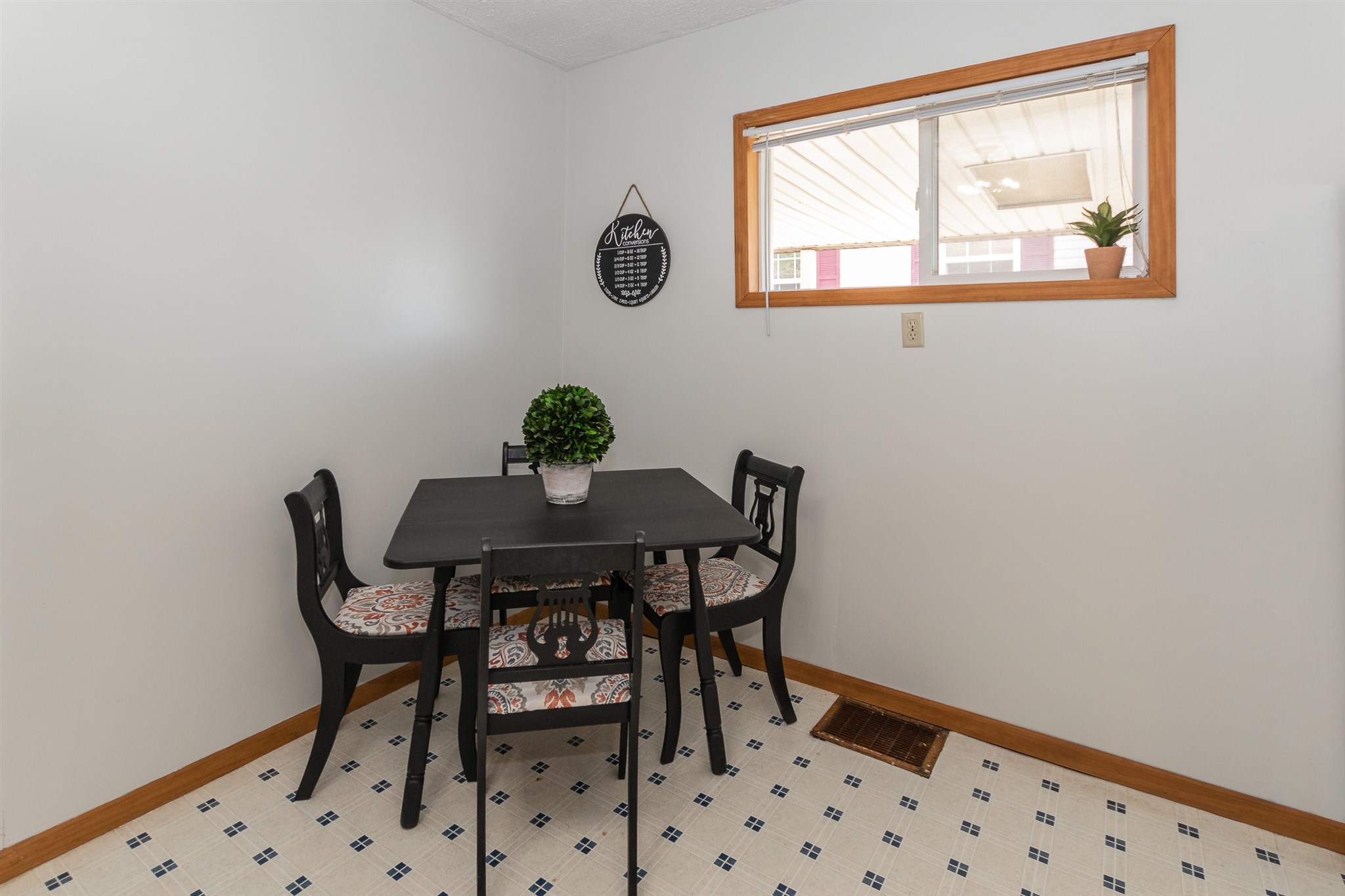 6301 West Taylor Road Muncie, IN 47304 - Photo 13 of 31 Gallery Image 13