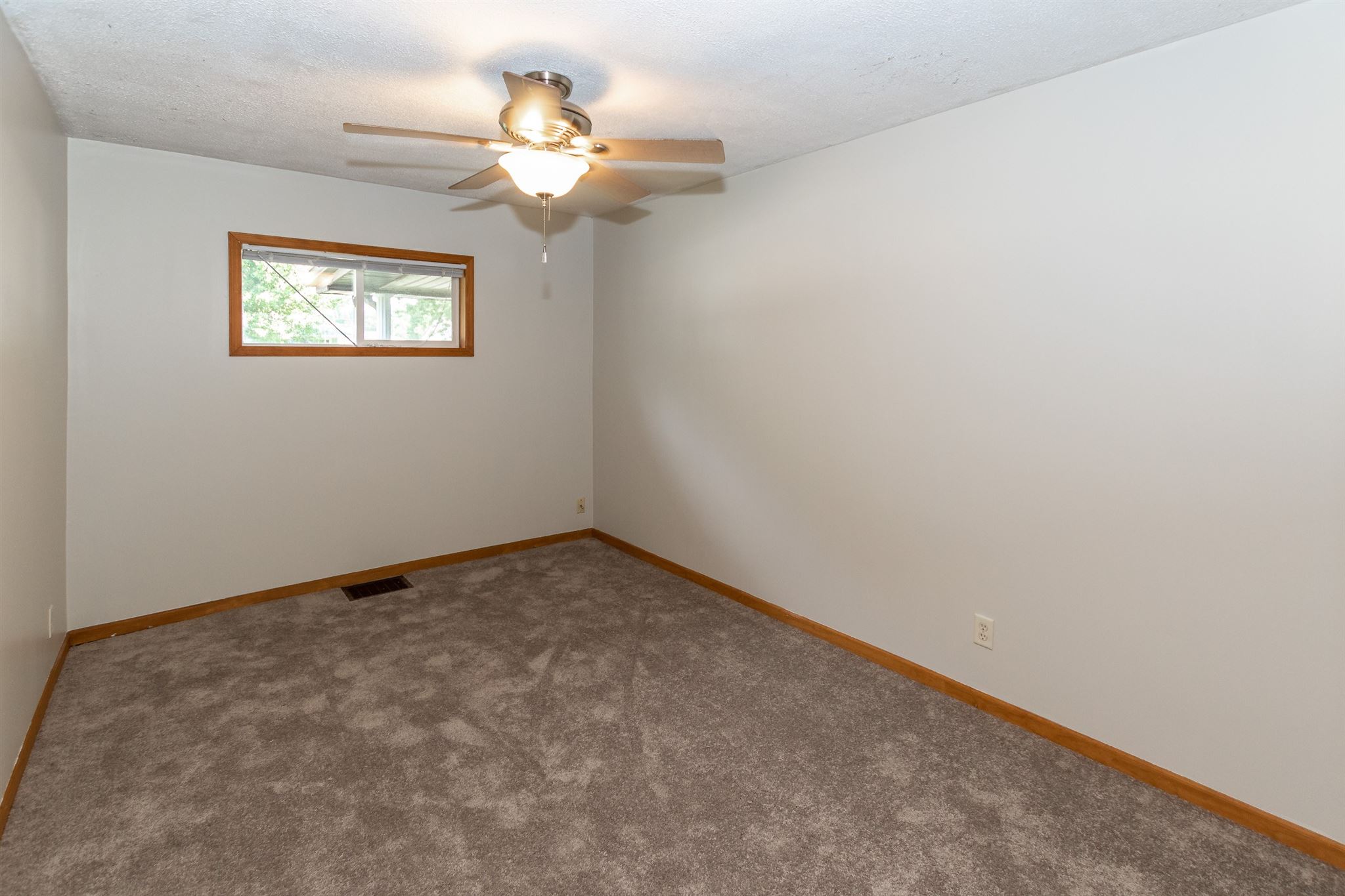 6301 West Taylor Road Muncie, IN 47304 - Photo 21 of 31 Gallery Image 21