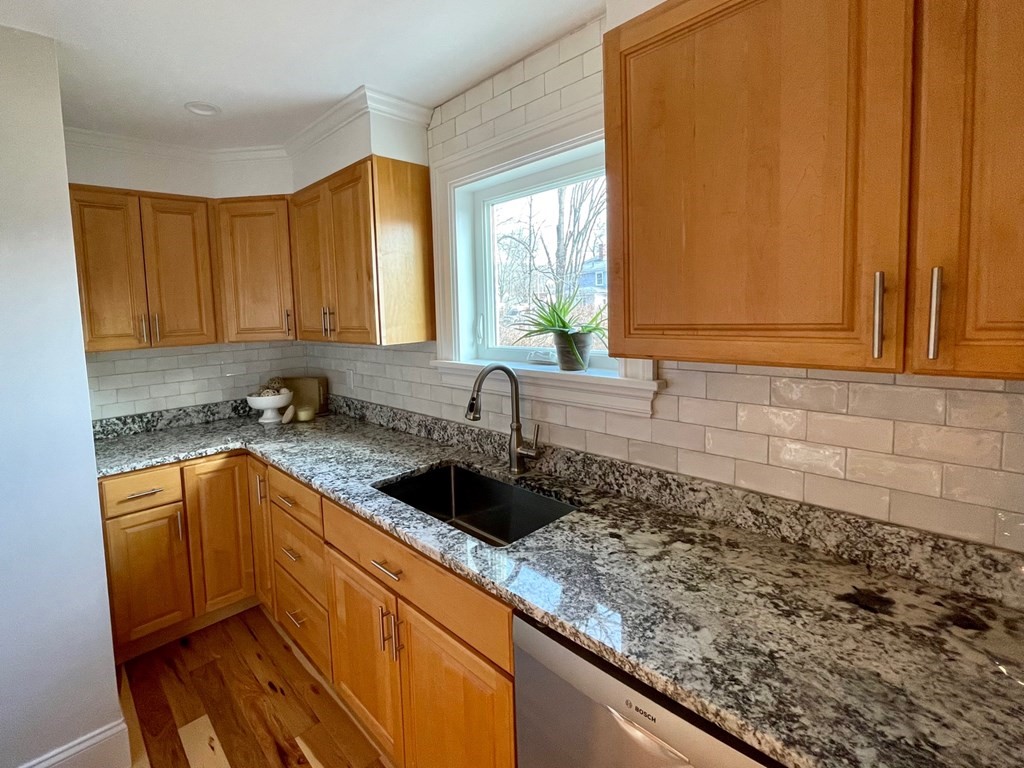 16 Brown Street Maynard, MA 01754 - Photo 13 of 32