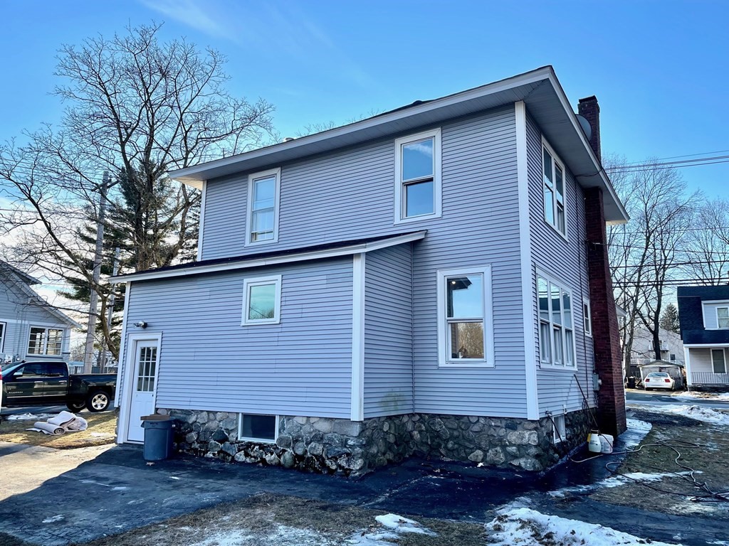 16 Brown Street Maynard, MA 01754 - Photo 5 of 32