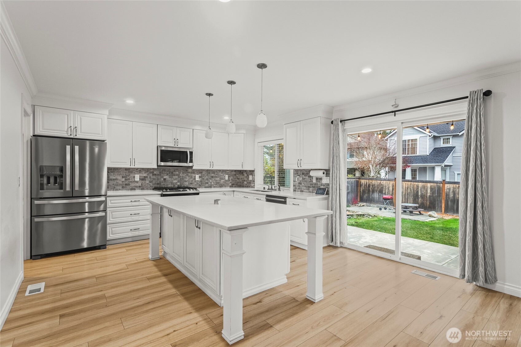 24314 237th Way Southeast Maple Valley, WA 98038 - Photo 6 of 36