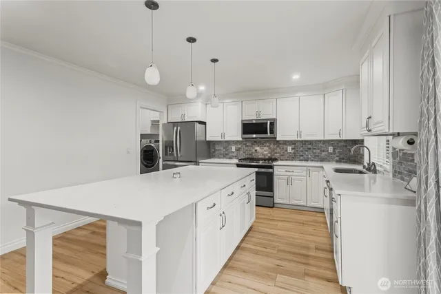 $884,950 | 24314 237th Way Southeast, Maple Valley, WA 98038