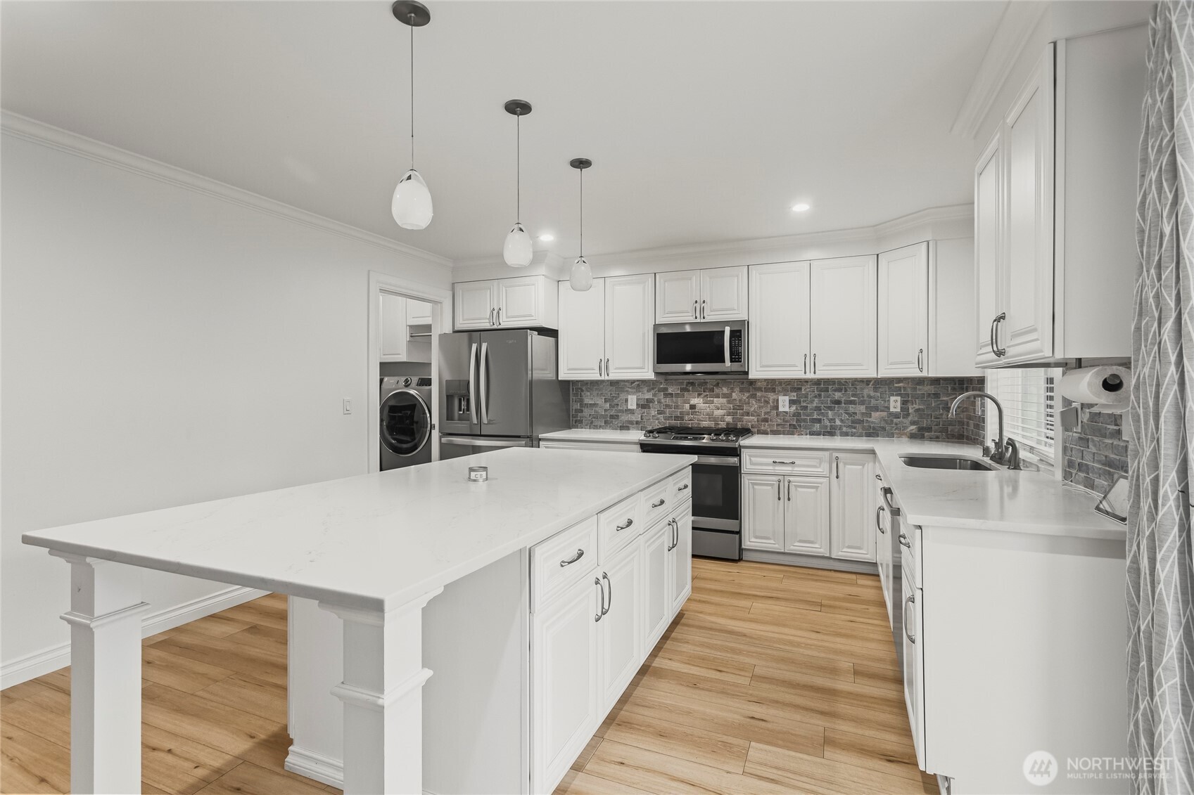 24314 237th Way Southeast Maple Valley, WA 98038 - Photo 7 of 36