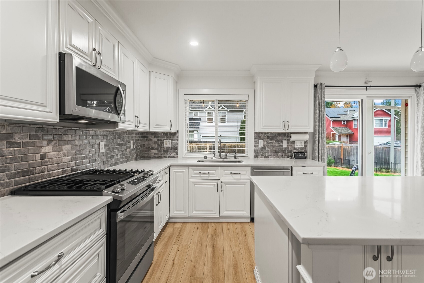 24314 237th Way Southeast Maple Valley, WA 98038 - Photo 8 of 36