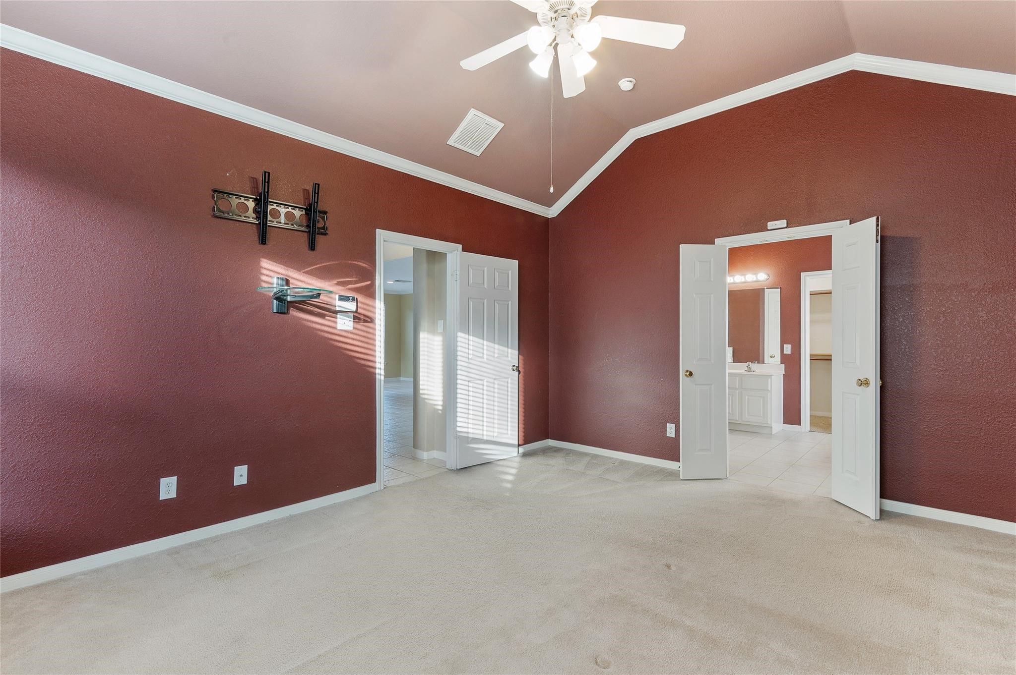 4302 Country Oaks Court Spring, TX 77388 - Photo 14 of 25 a view of a livingroom with a chandelier fan