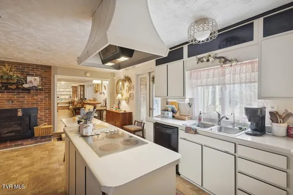 $424,000 | 43 Redwood Drive, Honaker, VA 24260