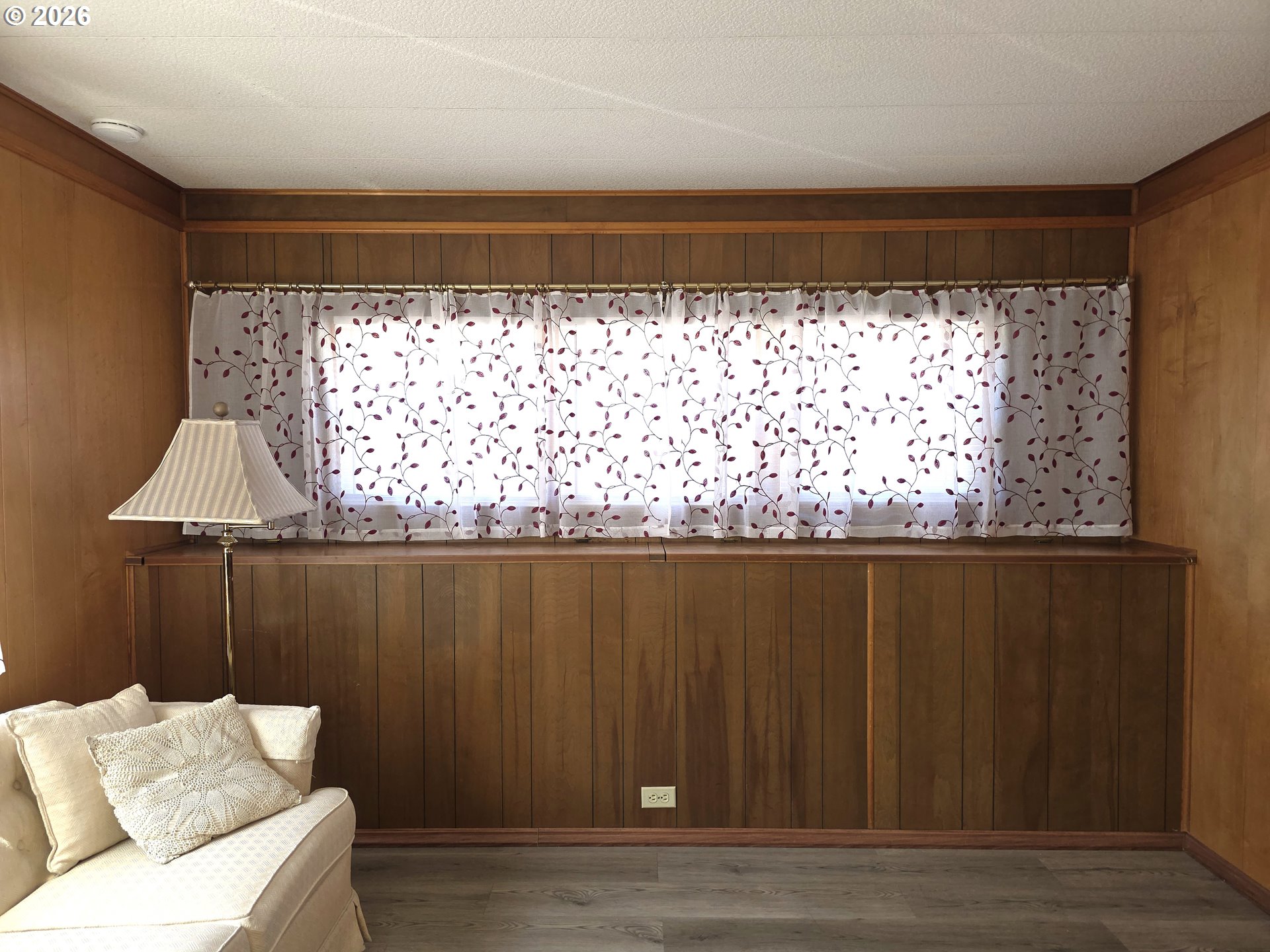 3203 Southeast Vineyard Road, Unit 44 Milwaukie, OR 97267 - Photo 9 of 38 a view of balcony with furniture