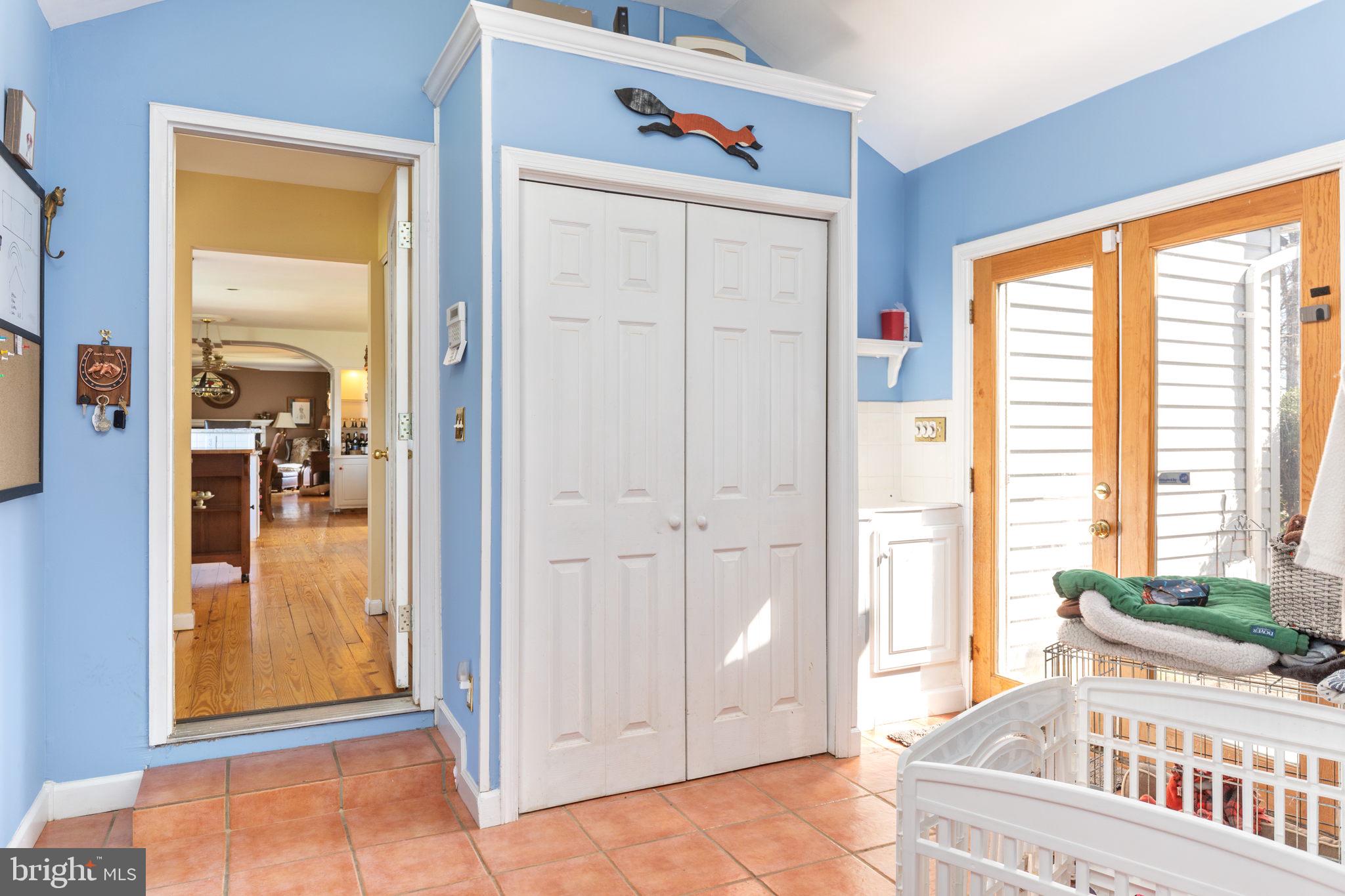 19821 Foggy Bottom Road Bluemont, VA 20135 - Photo 24 of 63 BREEZEWAY CONNECTS HEATED GARAGE