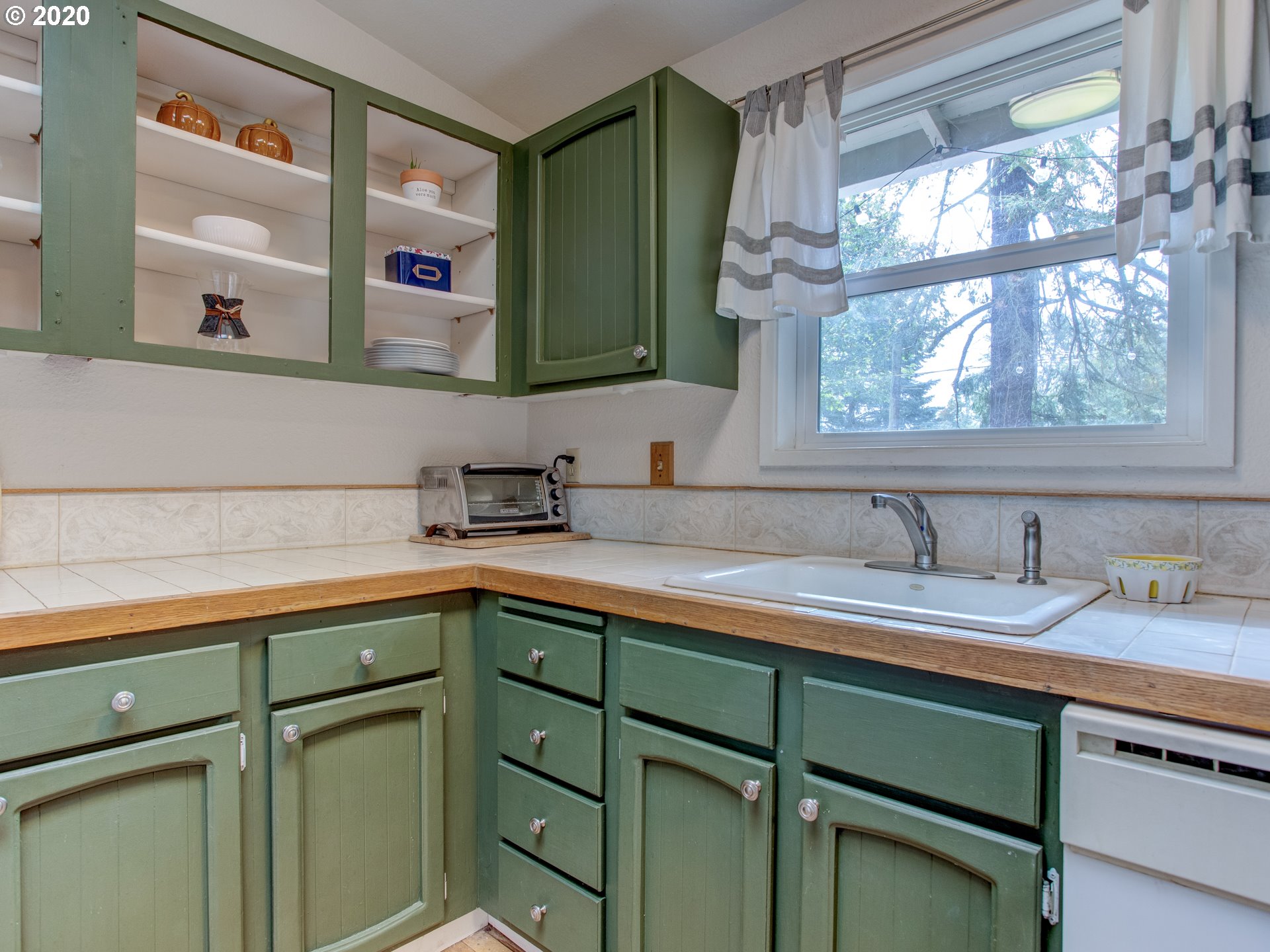 2801 Southwest Spring Garden Street Portland, OR 97219 - Photo 10 of 24 Gallery Image 10
