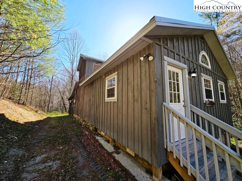 115 Little Horse Path Lansing, NC 28643 - Photo 6 of 33