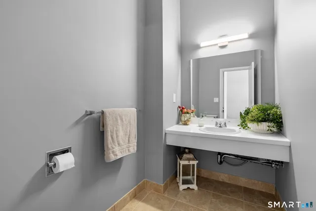 $269,000 | 20 Cherokee Court, Unit 20, Cromwell, CT 06416