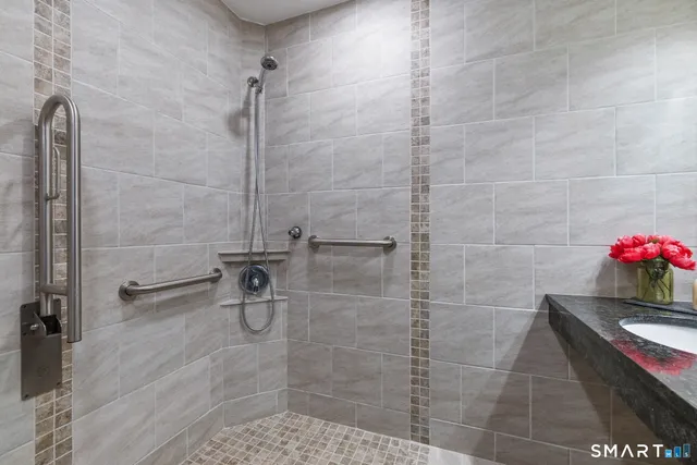 $269,000 | 20 Cherokee Court, Unit 20, Cromwell, CT 06416