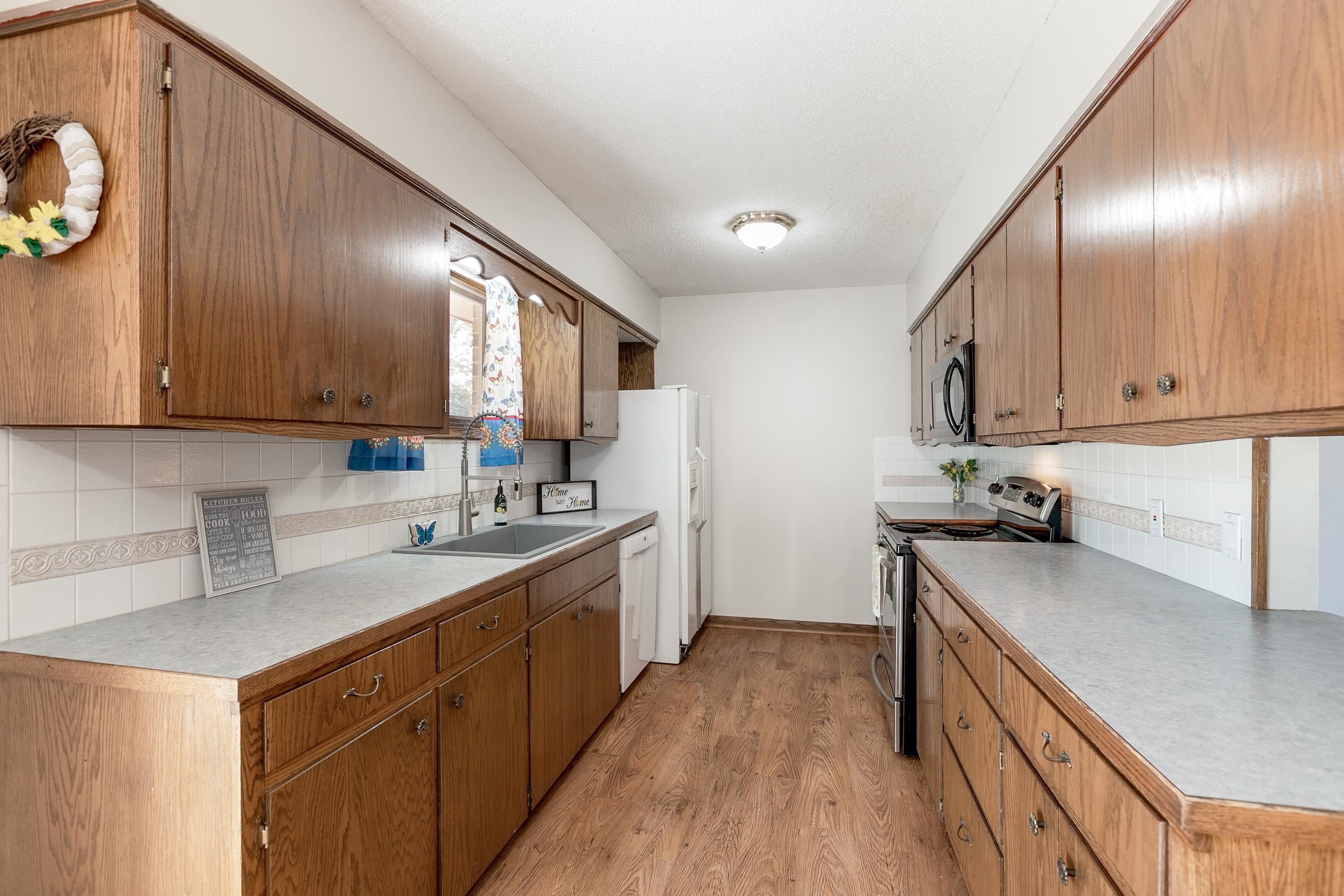 506 Roosevelt Street Cheney, KS 67025 - Photo 11 of 35