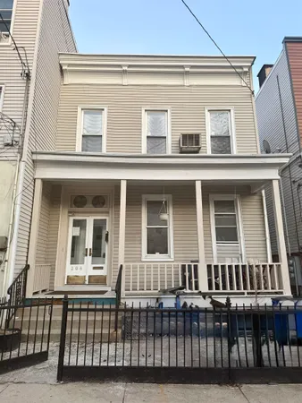 $2,850 | 206 Hancock Avenue, Unit 1, Jersey City, NJ 07307