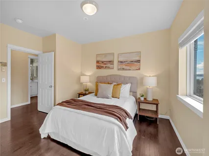 $492,500 | 6100 Northeast 181st Street, Unit 4, Kenmore, WA 98028