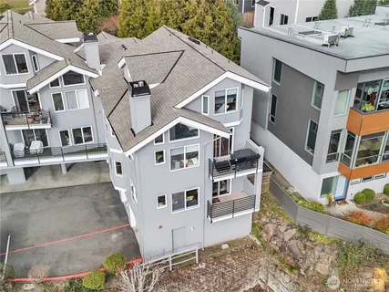 $492,500 | 6100 Northeast 181st Street, Unit 4, Kenmore, WA 98028