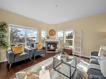 $492,500 | 6100 Northeast 181st Street, Unit 4, Kenmore, WA 98028