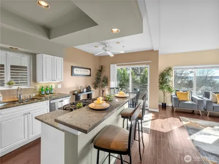 $492,500 | 6100 Northeast 181st Street, Unit 4, Kenmore, WA 98028