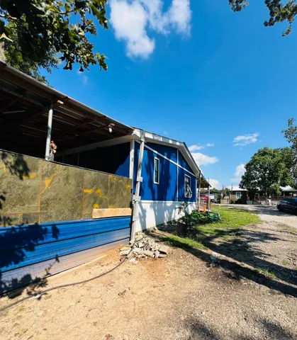 $1,300 | 491 East Sherwood Drive, Livingston, TX 77351