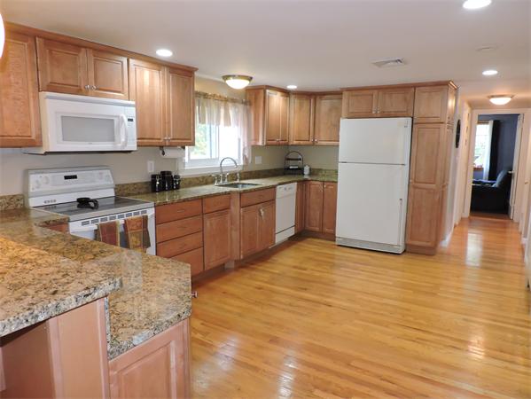 15 Sandra Road Walpole, MA 02032 - Photo 3 of 21 Gallery Image 3