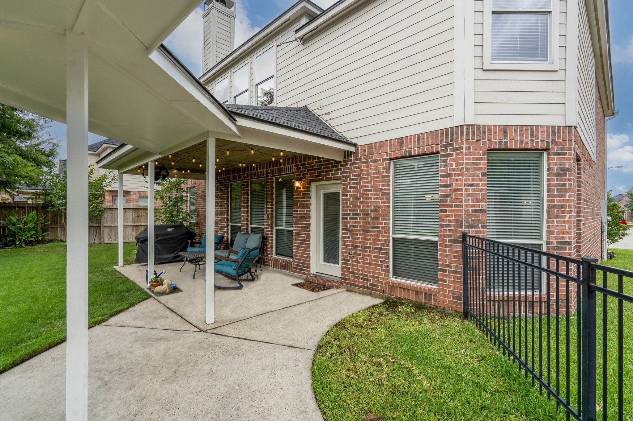 907 Colorado Springs Court Spring, TX 77373 - Photo 31 of 34 Great space for cookouts!