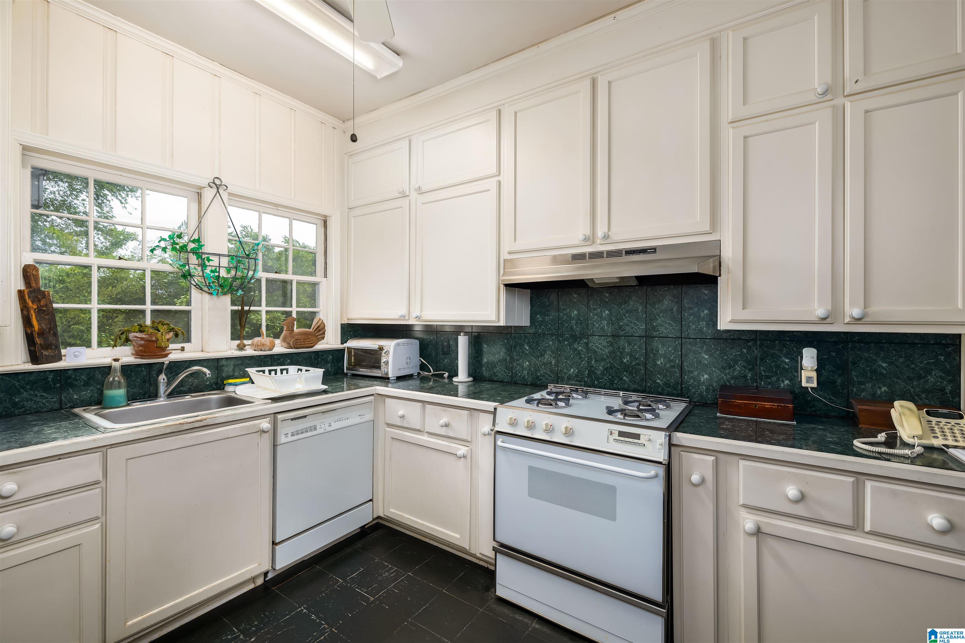 133 Peachtree Road Birmingham, AL 35213 - Photo 23 of 34