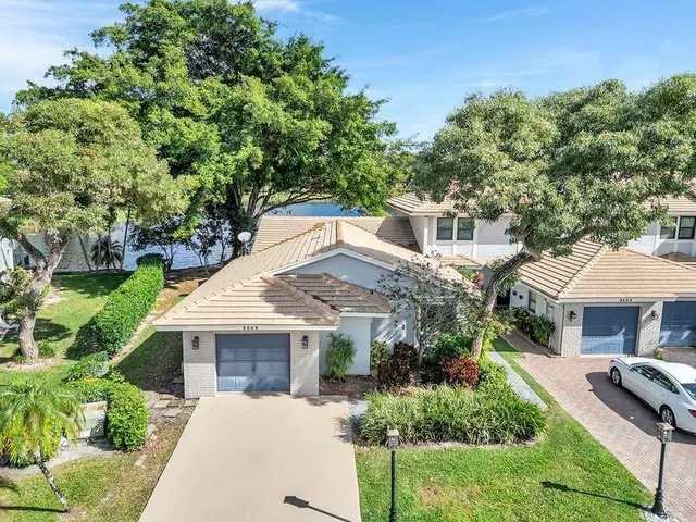 $525,000 | 3143 Deer Creek Lake Shore Drive, Unit 3143, Deerfield Beach, FL 33442