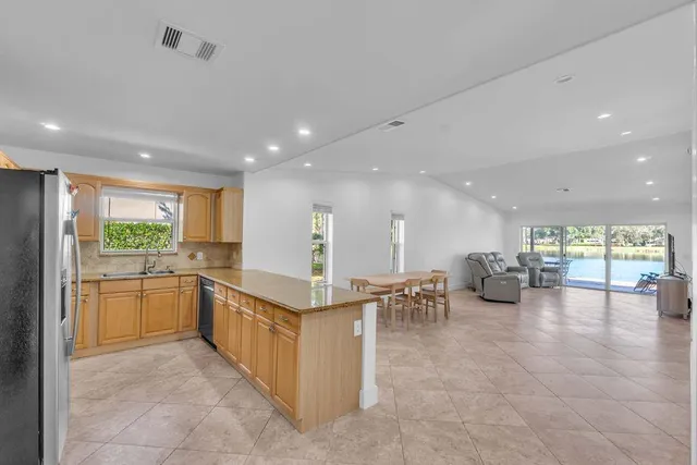 $525,000 | 3143 Deer Creek Lake Shore Drive, Unit 3143, Deerfield Beach, FL 33442