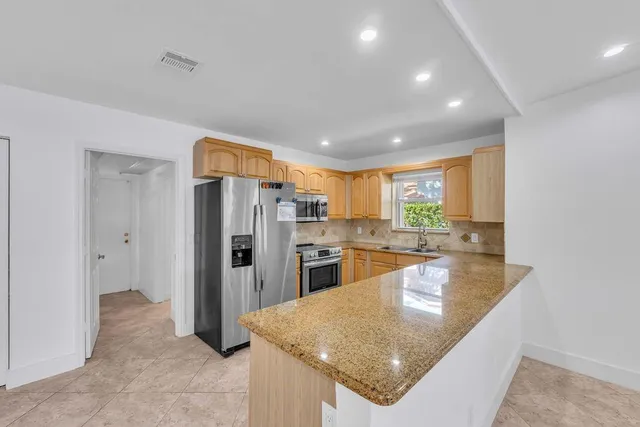 $525,000 | 3143 Deer Creek Lake Shore Drive, Unit 3143, Deerfield Beach, FL 33442