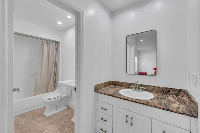 $525,000 | 3143 Deer Creek Lake Shore Drive, Unit 3143, Deerfield Beach, FL 33442