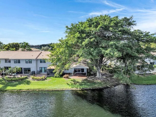 $525,000 | 3143 Deer Creek Lake Shore Drive, Unit 3143, Deerfield Beach, FL 33442