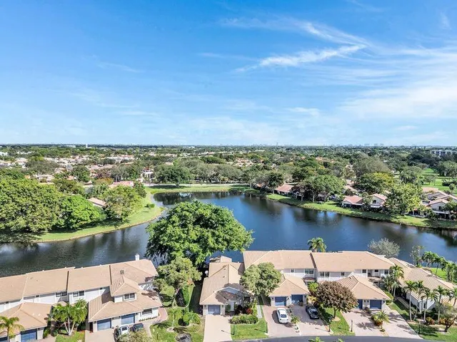$525,000 | 3143 Deer Creek Lake Shore Drive, Unit 3143, Deerfield Beach, FL 33442