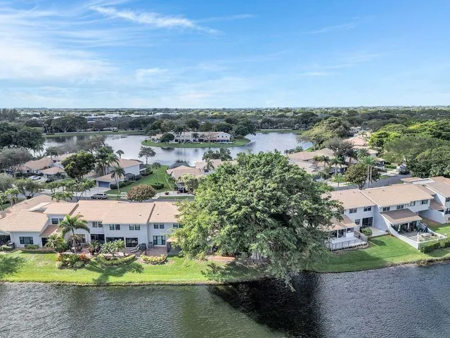 $525,000 | 3143 Deer Creek Lake Shore Drive, Unit 3143, Deerfield Beach, FL 33442