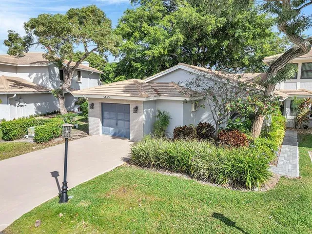 $525,000 | 3143 Deer Creek Lake Shore Drive, Unit 3143, Deerfield Beach, FL 33442