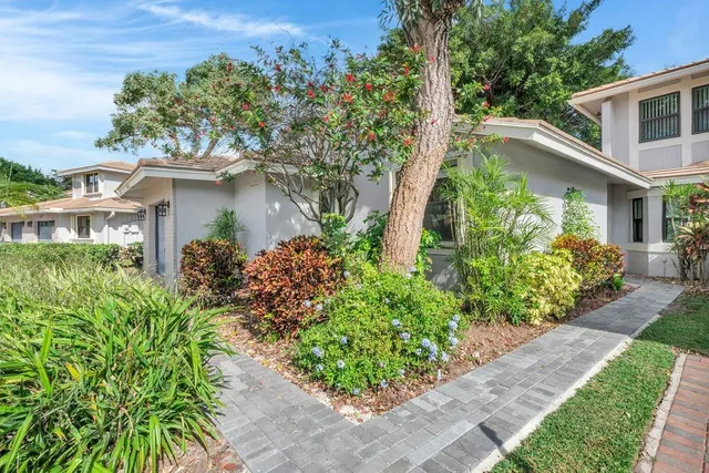 $525,000 | 3143 Deer Creek Lake Shore Drive, Unit 3143, Deerfield Beach, FL 33442