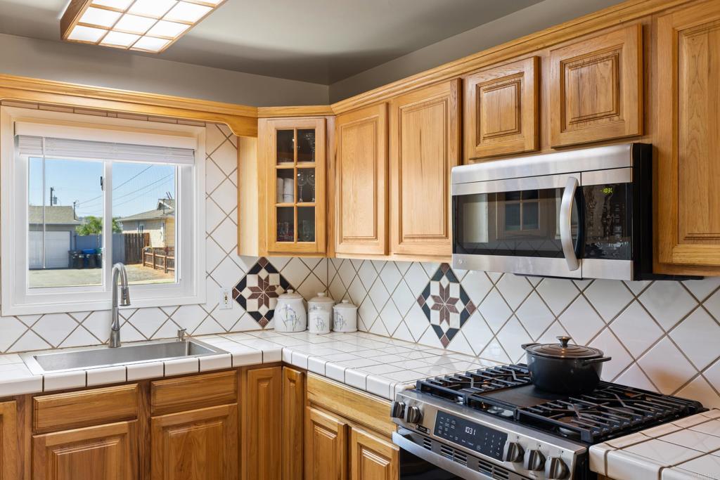 9468 Doheny Road Santee, CA 92071 - Photo 4 of 12